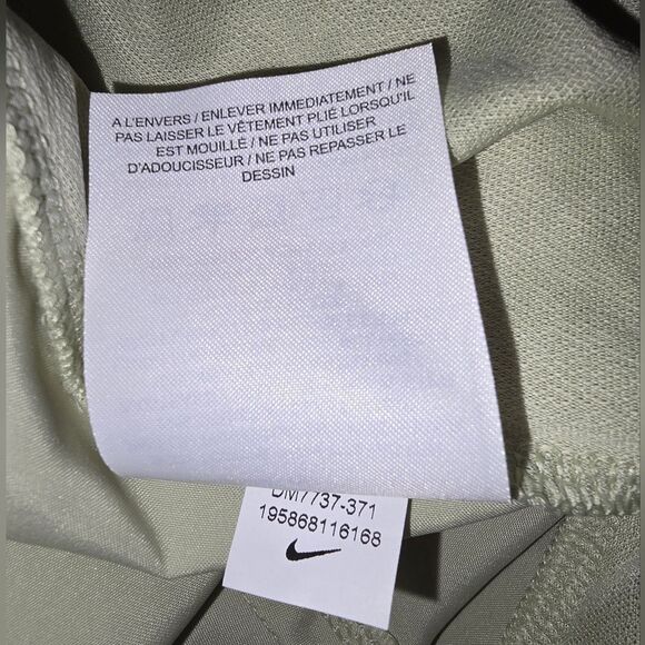 NWOT Nike shorts (SHO2) - Picture 9 of 12